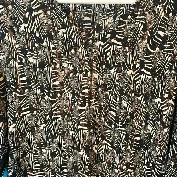 Zozo Zebra Print Top - Picture 3 of 6